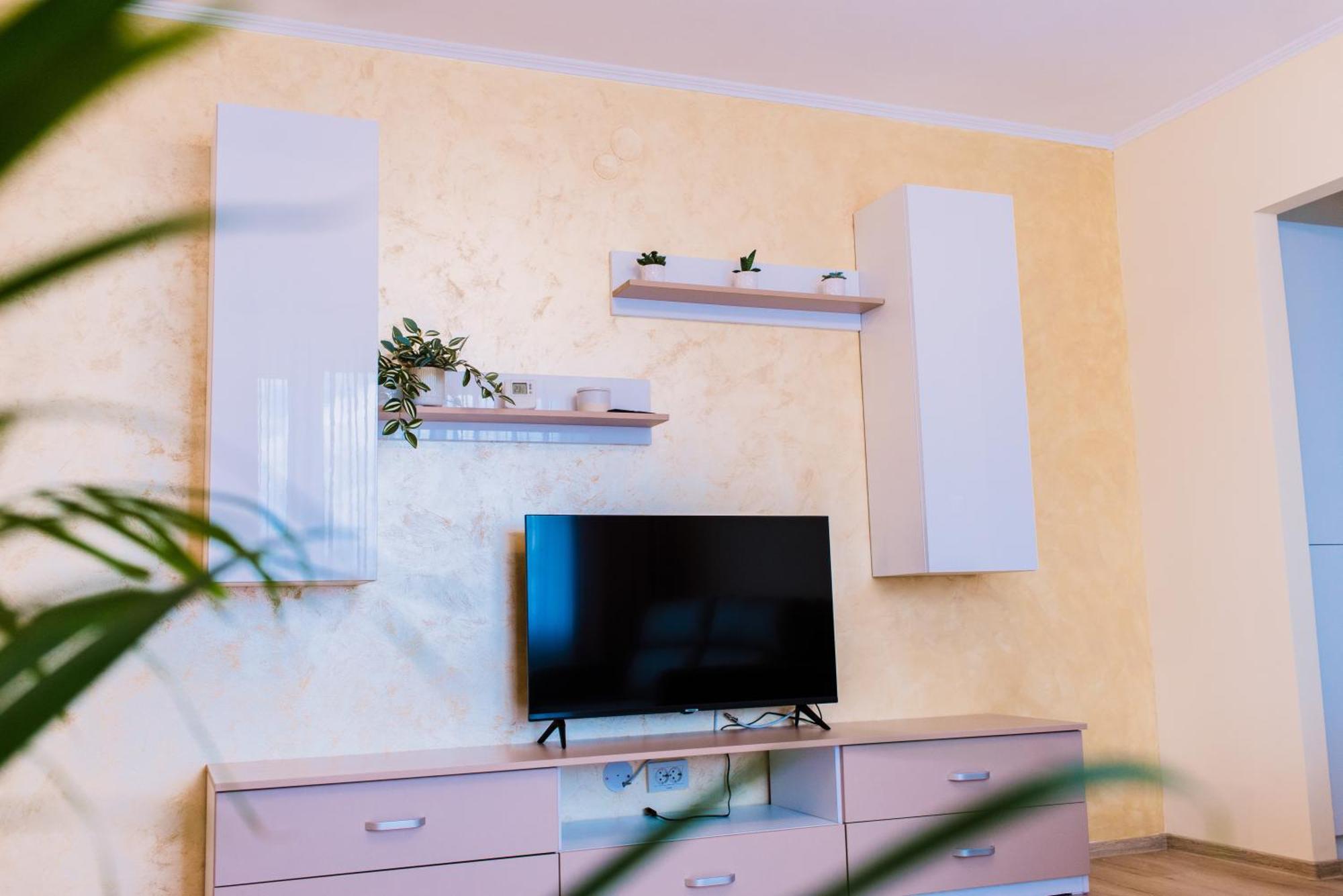 Central White Apartment Satu Mare Ngoại thất bức ảnh