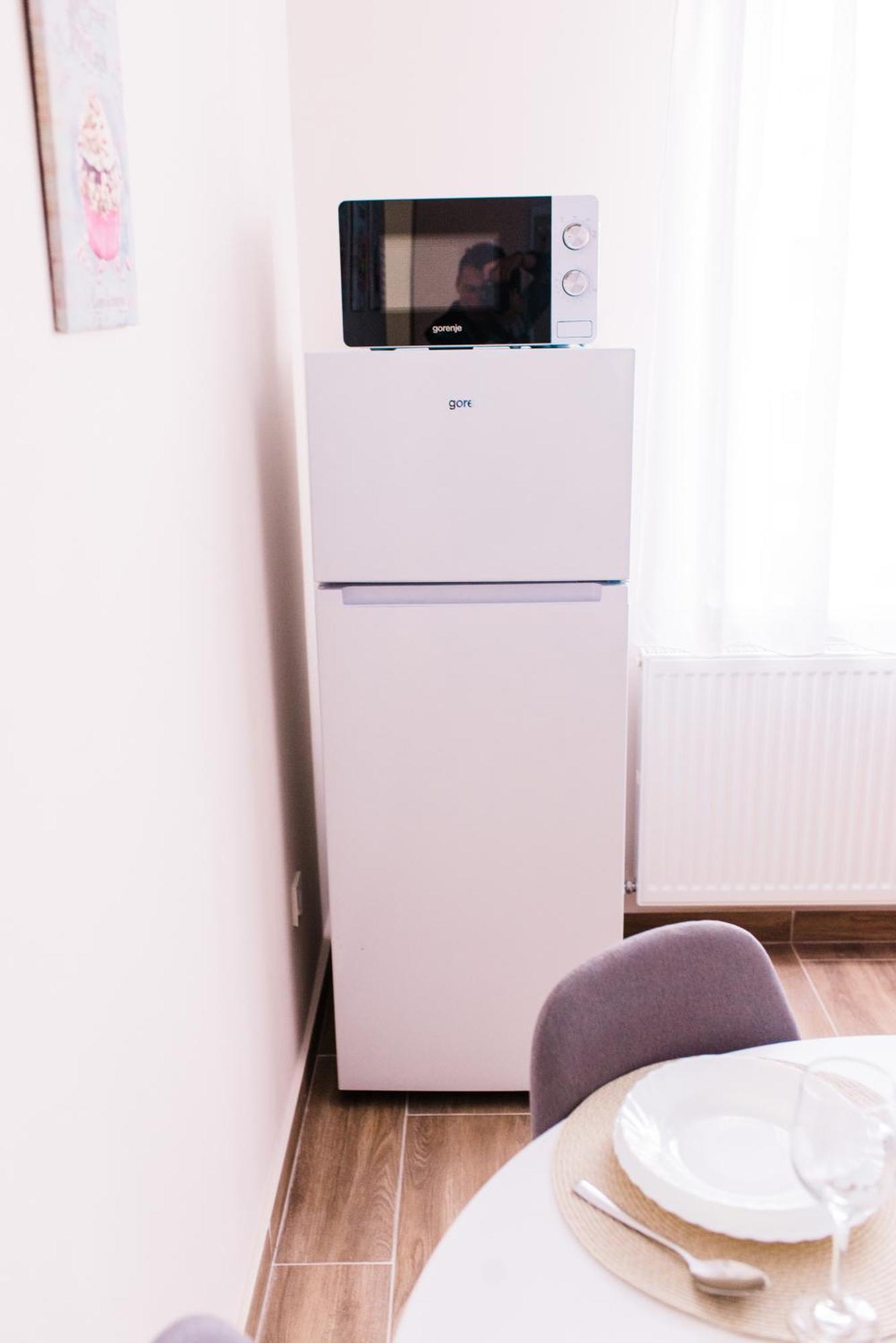 Central White Apartment Satu Mare Ngoại thất bức ảnh