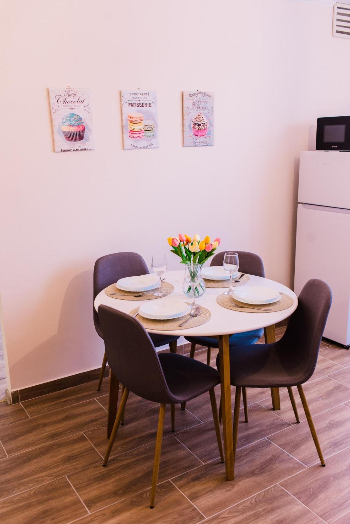 Central White Apartment Satu Mare Ngoại thất bức ảnh