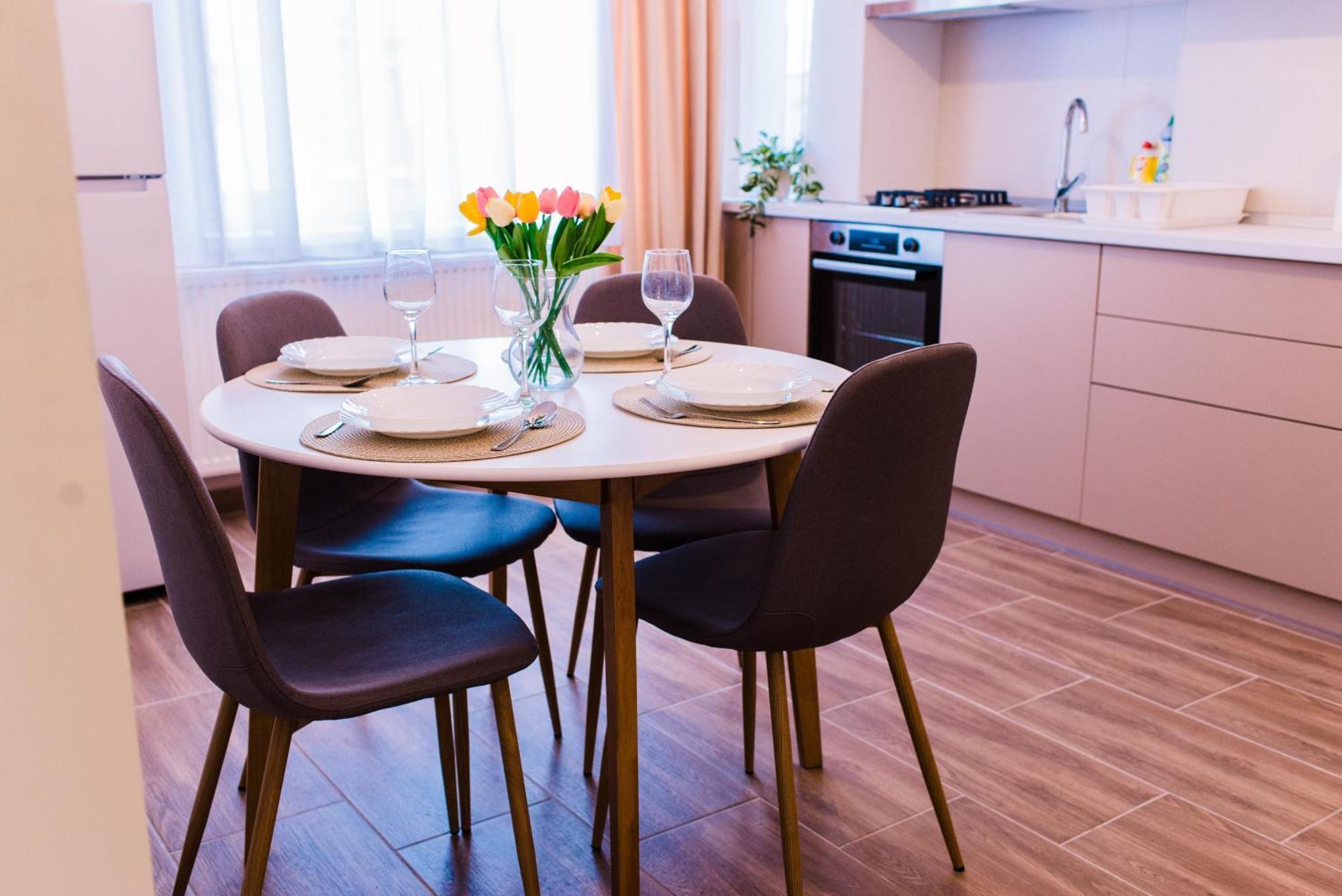 Central White Apartment Satu Mare Ngoại thất bức ảnh