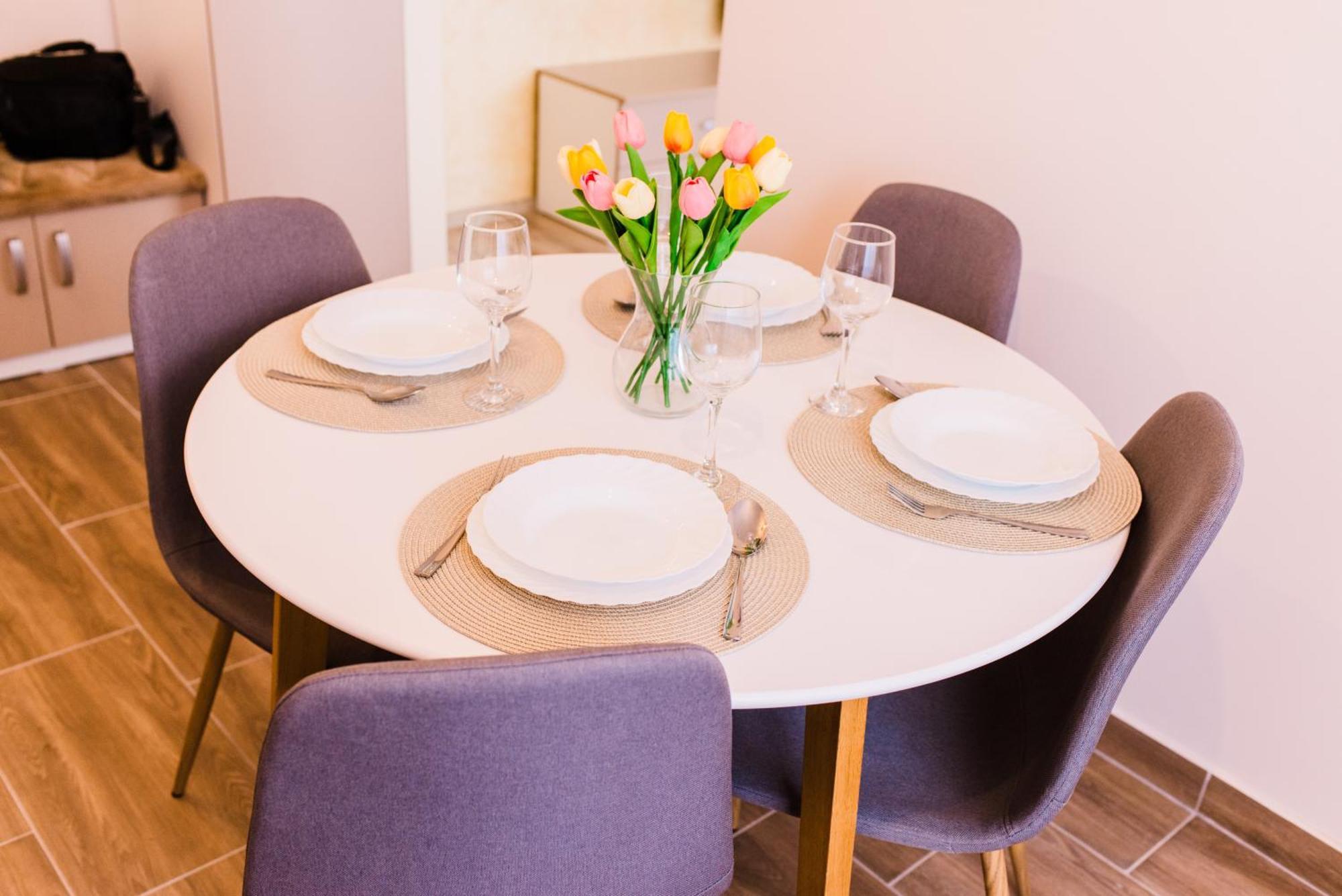 Central White Apartment Satu Mare Ngoại thất bức ảnh